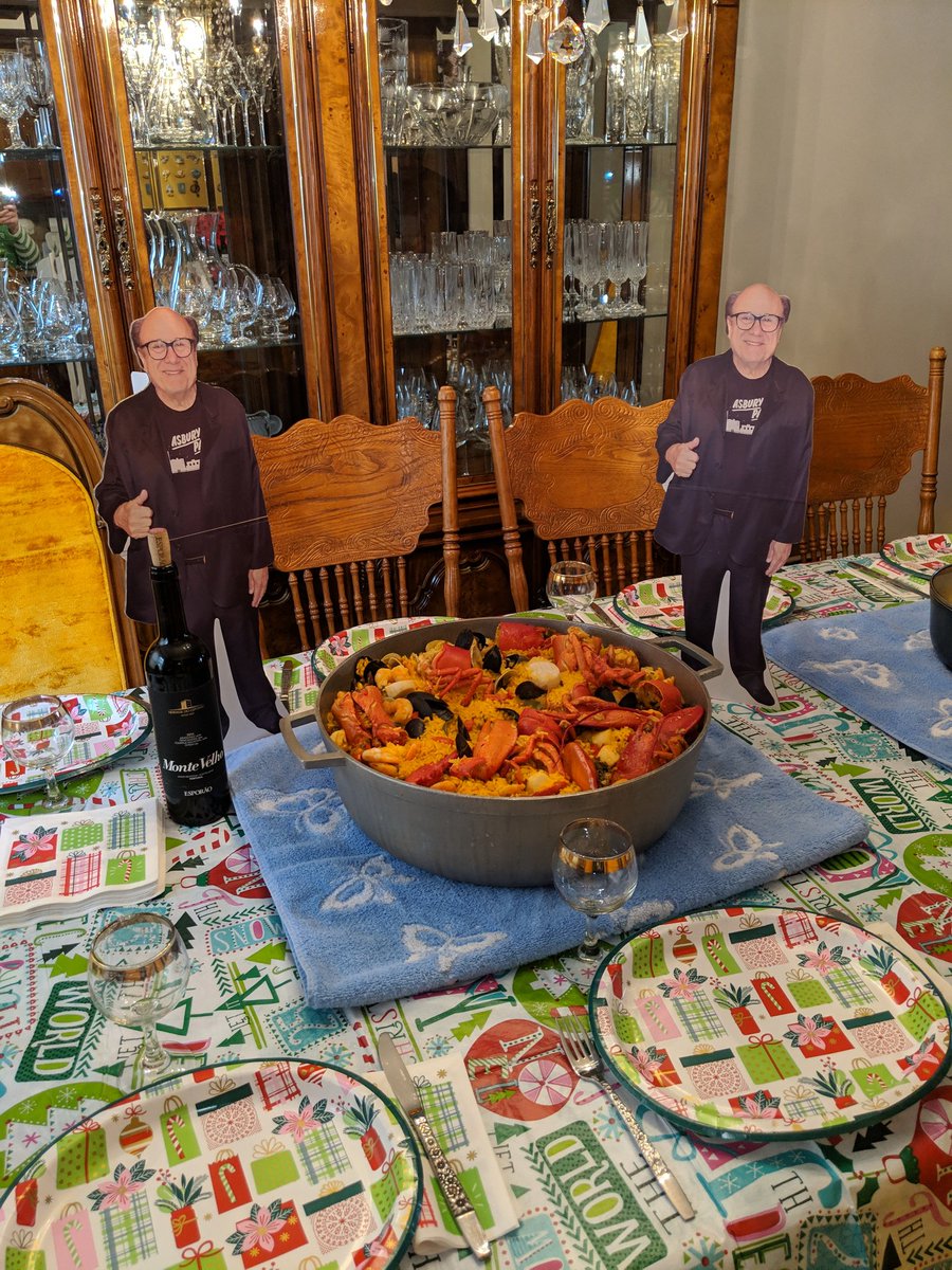 Christmas has come to Jersey....<a href="/DannyDeVito/">Danny DeVito</a>  has blessed the fish!!! Merry Christmas!!!!