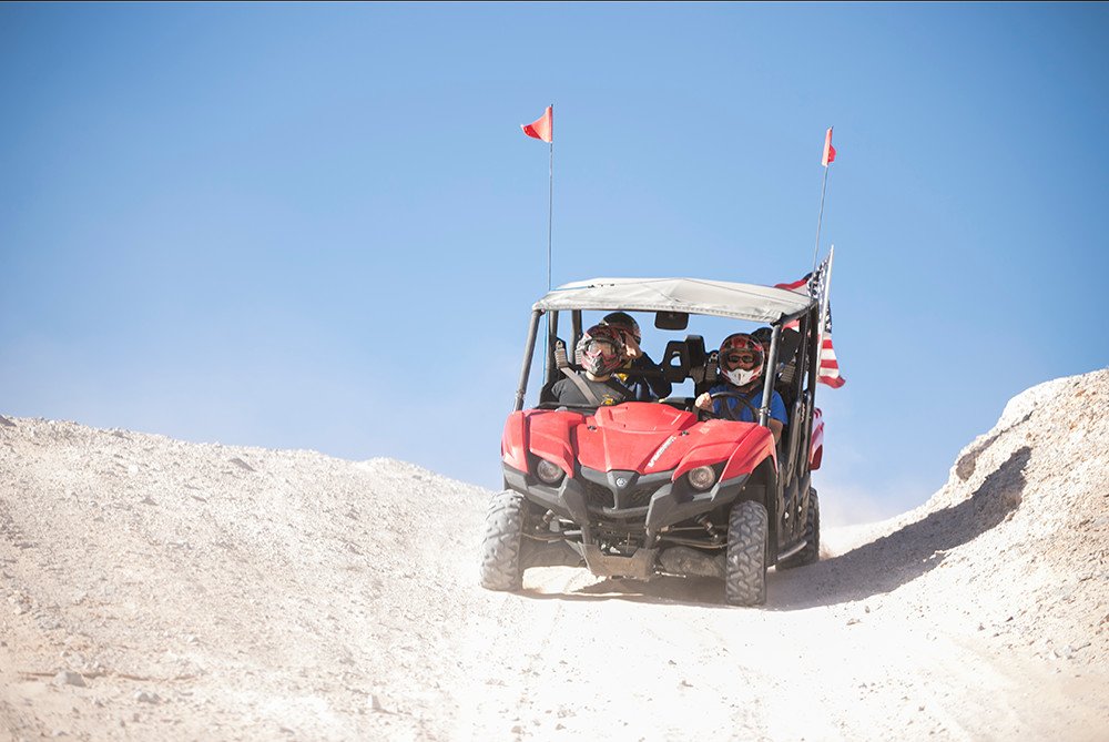 LVUTVTours's tweet photo. Happy holidays to all! Many people associate this particular time with cozy fireplaces and gracefully falling snowflakes, but here in the desert surrounding #LasVegas, we're kicking up sand instead! Close out #2018 in style, sign up for a #UTV tour today!  https://t.co/tCFJRb6sA1 https://t.co/QyYg57hYa1