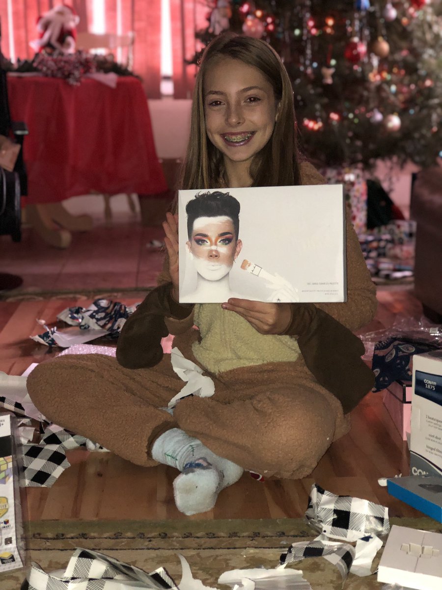 RominaLawrence's tweet photo. She cried, laughed and screamed in the matter of seconds - thank you @jamescharles for being such a fantastic role model !! @AvaSisterSquad https://t.co/hmVfQggtlI