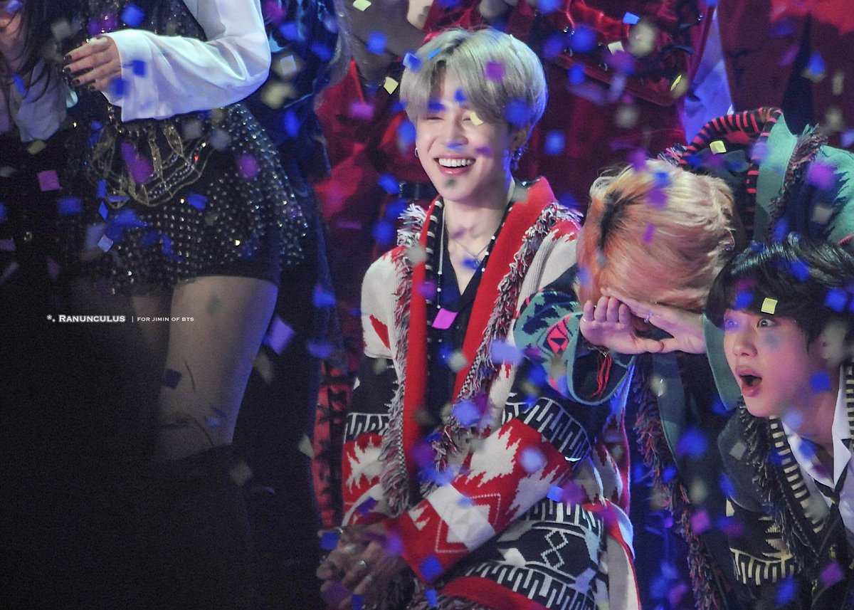 ranunculus1013's tweet photo. 181225 SBS 가요대전 #JIMIN #지민
@BTS_twt #방탄소년단 #BTS⁠ https://t.co/idWOGRphDL