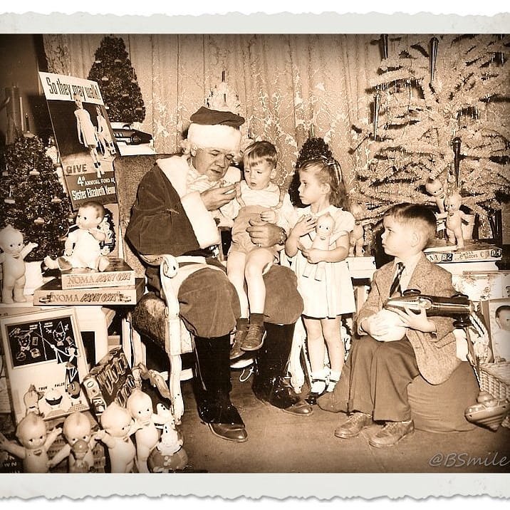 platinumbatco's tweet photo. Merry #Christmas from our Platinum Bat Co. family to yours‼️Do you recognize this legendary #santa?! Take 40% off on us using code MERRY40 at checkout. 💯⚾🎄🎅🎁💎 #baseball #MLB #Winter https://t.co/klH9S2GiZQ