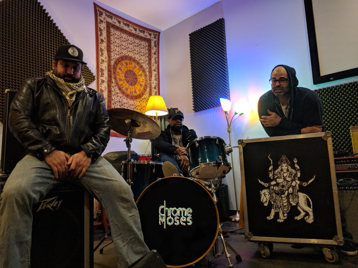 Merry Xmas from these 3 Kings.  Thanks for letting us be a band.  

We'd love to see you at our next PGH show.  facebook.com/events/4105376…

Much Yuletide Love,

CM