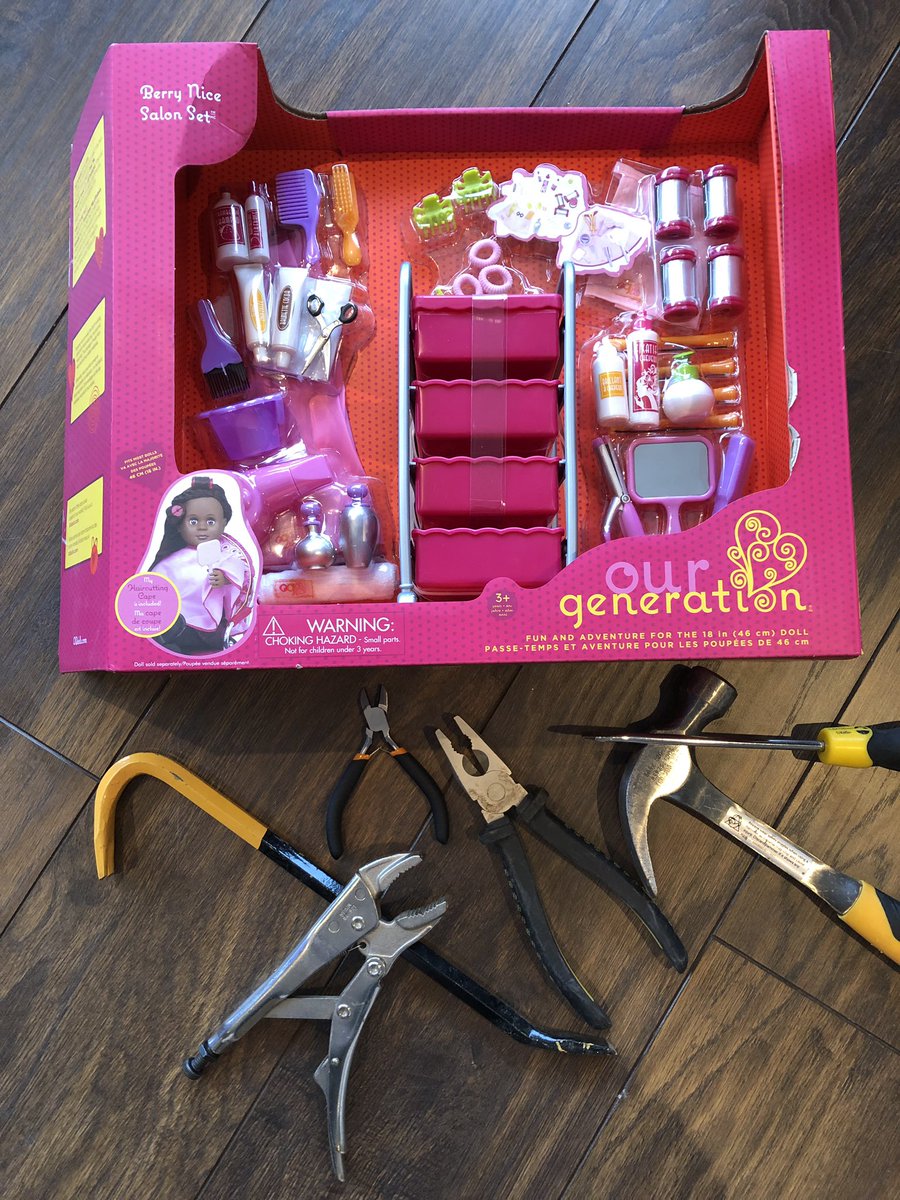 Chrisjroche's tweet photo. Just missing the oxy acetylene torch and I should be good to go for opening some of these presents for my daughter!!! #packagingnightmare https://t.co/vzRGb9Bhwz