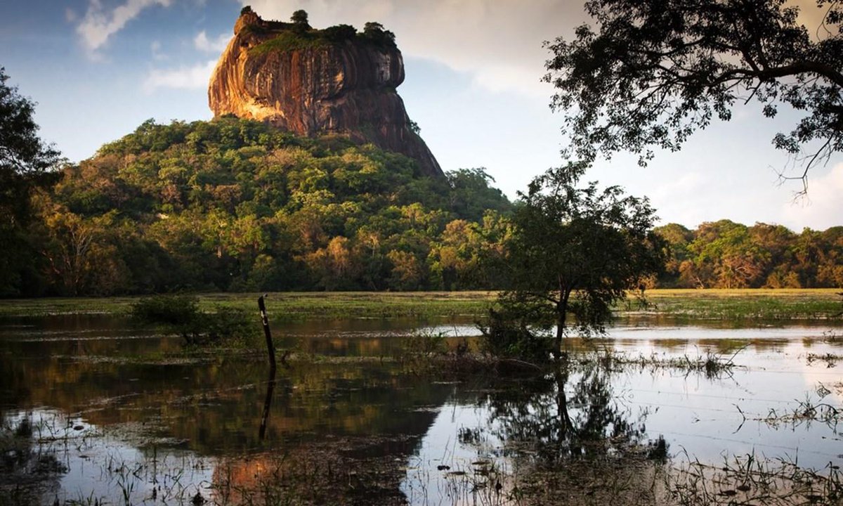 wanderlustmag's tweet photo. Are you watching #IndianaJones over on @BBCOne ? How fabulous is the location? Check out these amazing things to do in #SriLanka
https://t.co/obumtCwtws
#BBCOneChristmas https://t.co/1maPJIzCxF