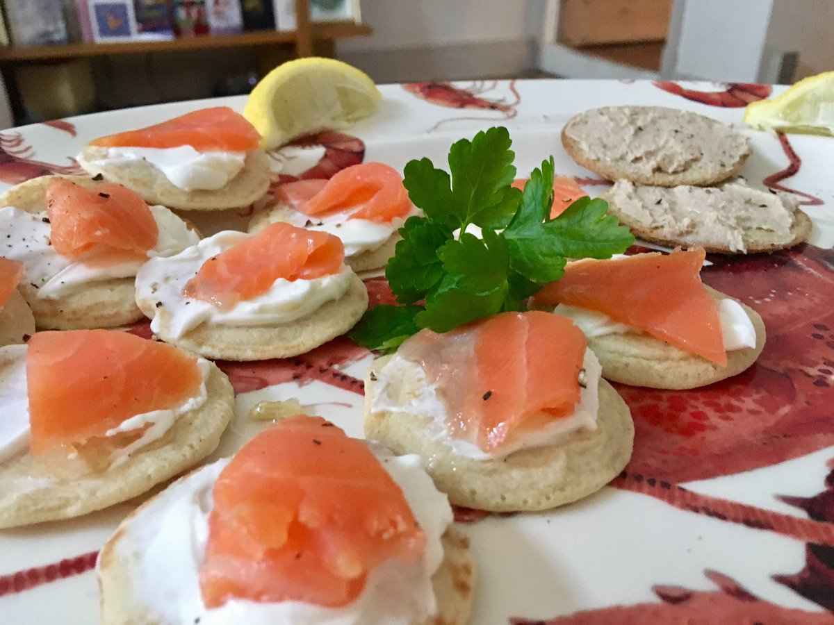 lisarnfk's tweet image. Thank you @CESpackman @thomprobert @carolbundock #pressies #christmas #cheers