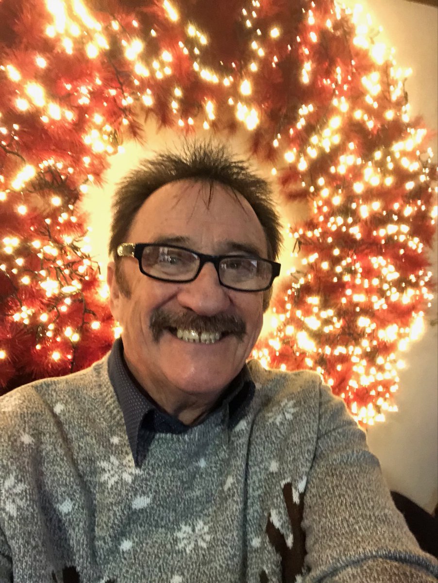 PaulChuckle2's tweet photo. Happy Christmas 👊 https://t.co/IjuomJbGWk