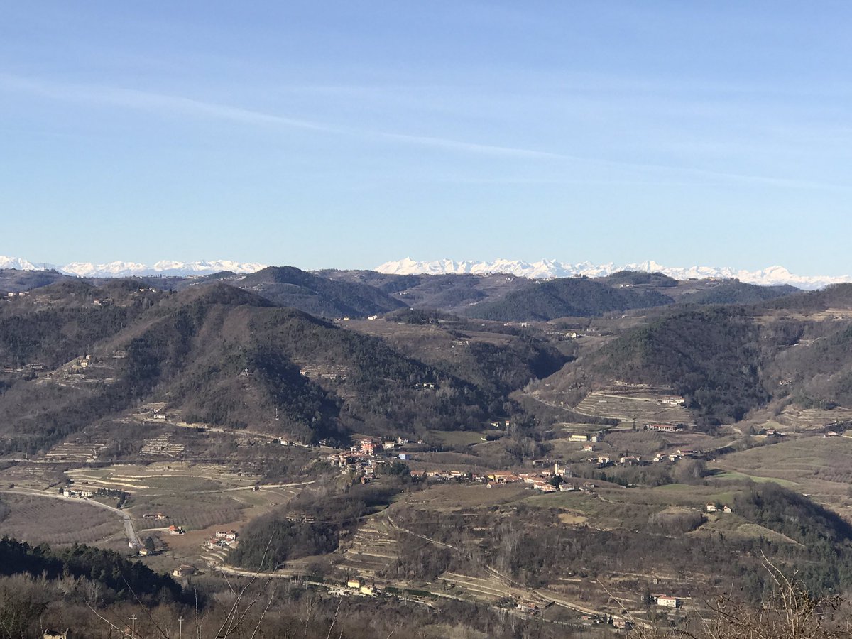 pietro_nik88's tweet photo. Un augurio di Buon Natale a tutti direttamente dall’Osteria Langhet di #Bergolo, in #AltaLanga.
Come state passando il Natale?
@Langhet @TuLangheRoero @langhexperience @inLanghe @ilovelanghe @regionepiemonte @Visit_Piemonte @piemonte_is @piedmontpark @torinopiemonte https://t.co/PTsLf7FK7j