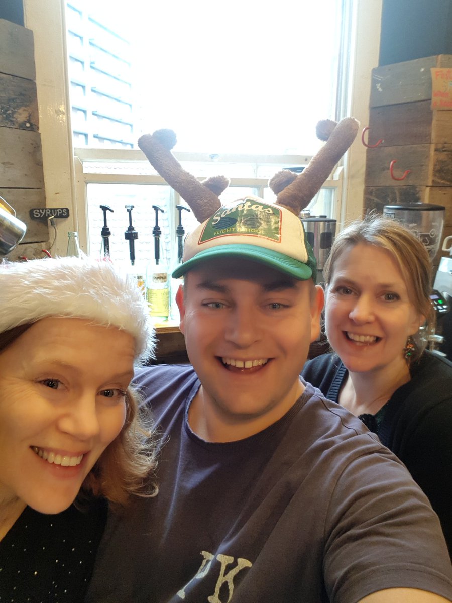 Penfold's Kitchen (@penfoldskitchen) on Twitter photo We had a great morning serving out food and drink to staff, patients and families. Many people to thank
<a href="/CakesmithsHQ/">Cakesmiths</a> @cliftoncoffee
@JoesBakeryBris
Arthur David foods
Amie and Hamilton for paying for all the meat x
And of course our fantastic team of volunteers - big❤ We had a great morning serving out food and drink to staff, patients and families. Many people to thank
<a href="/CakesmithsHQ/">Cakesmiths</a> @cliftoncoffee
@JoesBakeryBris
Arthur David foods
Amie and Hamilton for paying for all the meat x
And of course our fantastic team of volunteers - big❤