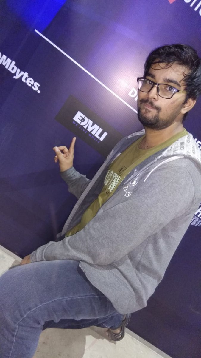 marmik_emp37's tweet photo. @edmli @timeout_fest 1) @justinohmusic : LOVE HIS RELEASES
2) @nervomusic : LOVE THEIR STYLE

#EDMLIcontest
#Timeout72

@Saurabh09bot @dhavalmehta363 @NayanKarpe8 @its_patond  join in guys. 

&amp; A shoutout to @edmli  :D from EVC 2017 after a hard rave experience.

Thank you! https://t.co/JFRswlcW8x