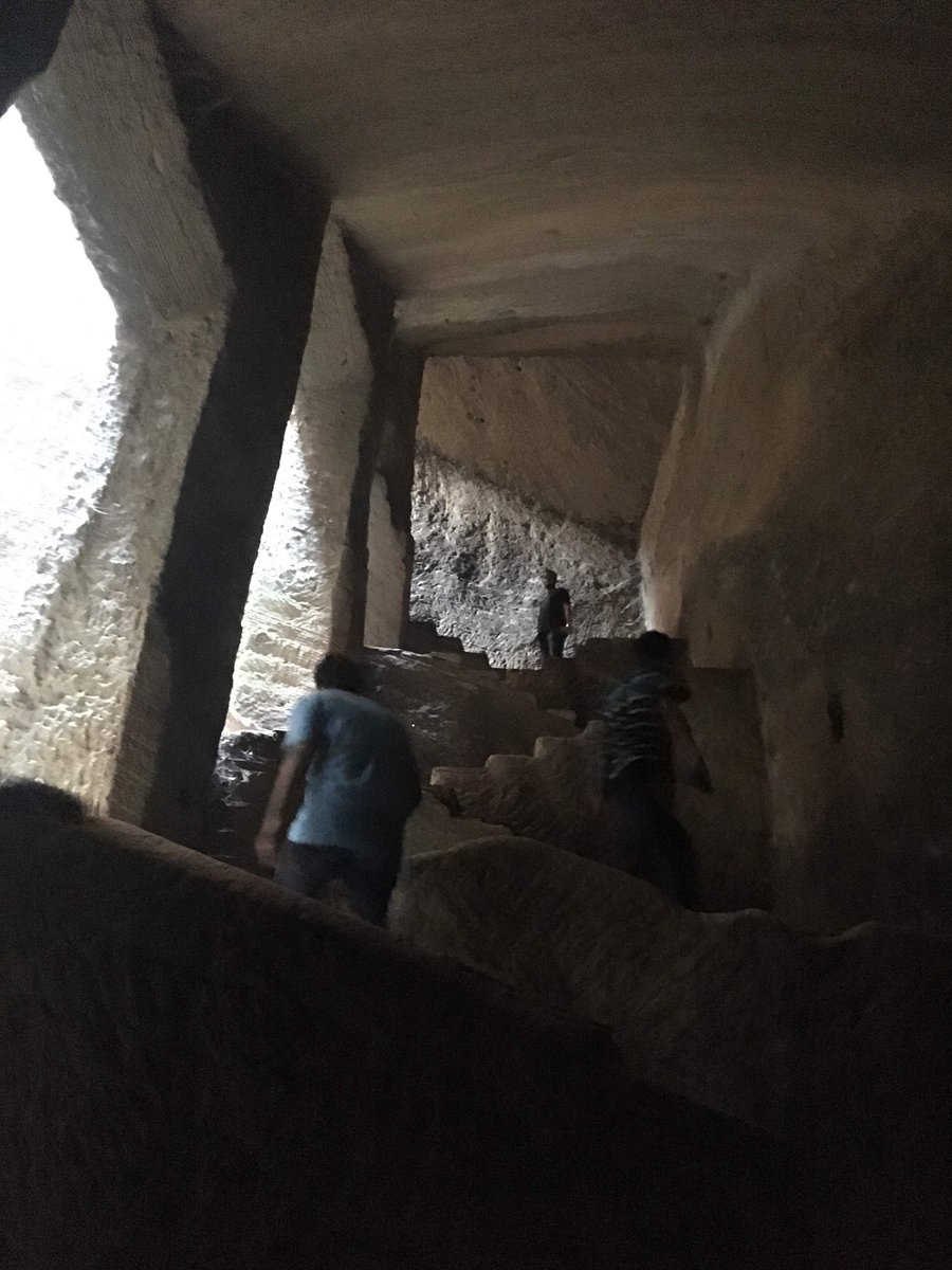 sidagarwal's tweet photo. Adding pictures of the steps at the Navghan Kua (Well) that i've described in the tweets above. What a marvel! #OpenWells #Gujarat #Heritage #Junagadh cc @zenrainman https://t.co/eYF3YbebeN