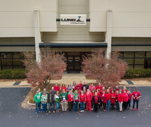 Lundinter's tweet image. Merry Christmas and Happy Holidays from our family to yours! 
. 
. 
. 
#LundInternational #AMPResearch #AVS #Bushwacker #Belmor #Lund #Rampage #RoadWorks #RollNLock #Stampede #TonnoPro