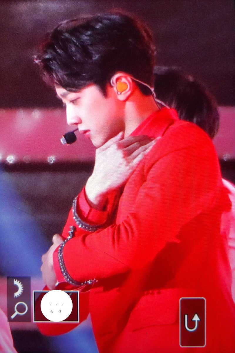 wtnt923's tweet photo. 181225 | SBS 가요대전 
#라이관린 #賴冠霖 
#LaiKuanlin #워너원 https://t.co/9qXHUpGVhE