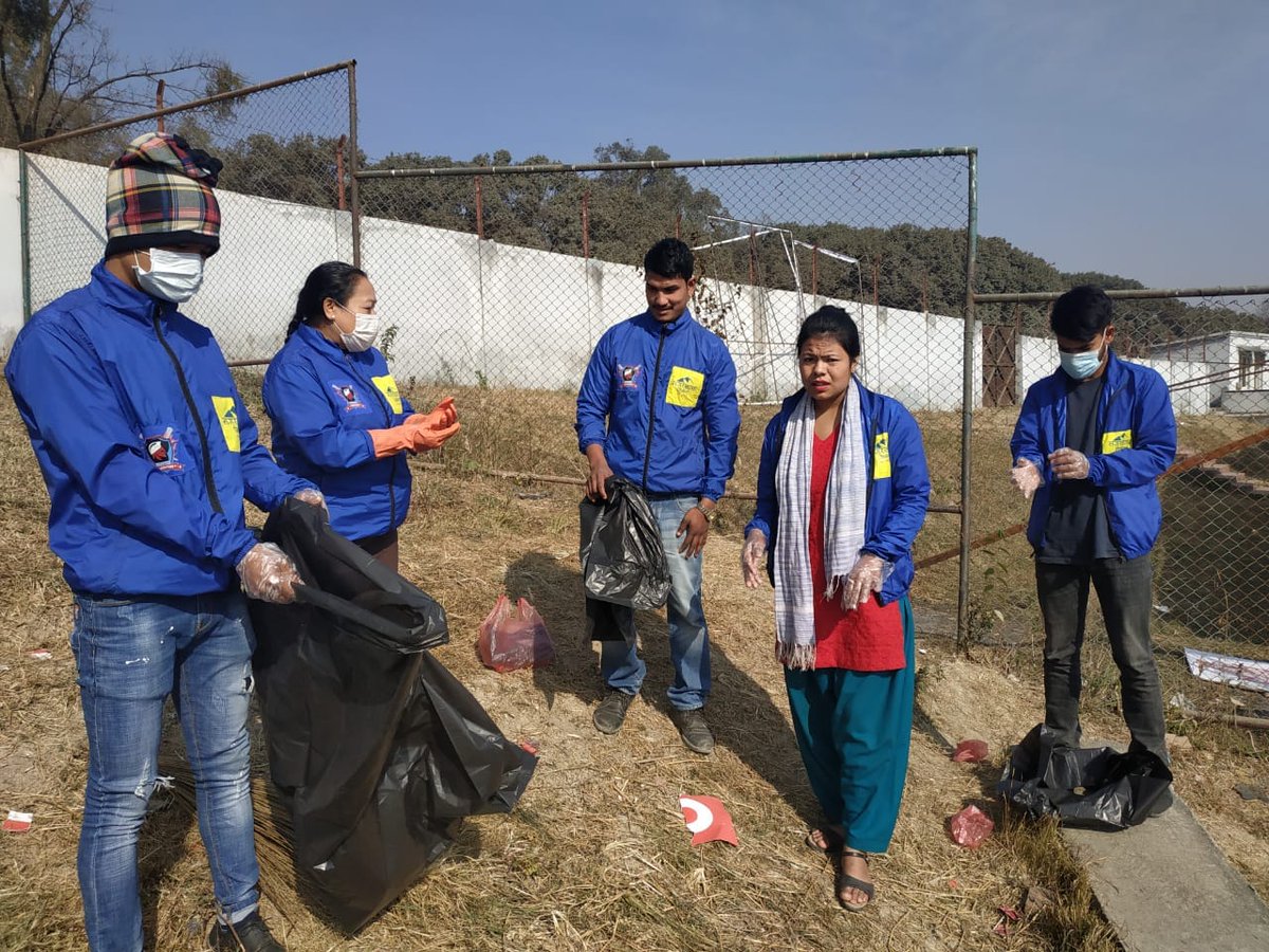 تغريدات الوسائط عن طريق Epl Everest Premier League