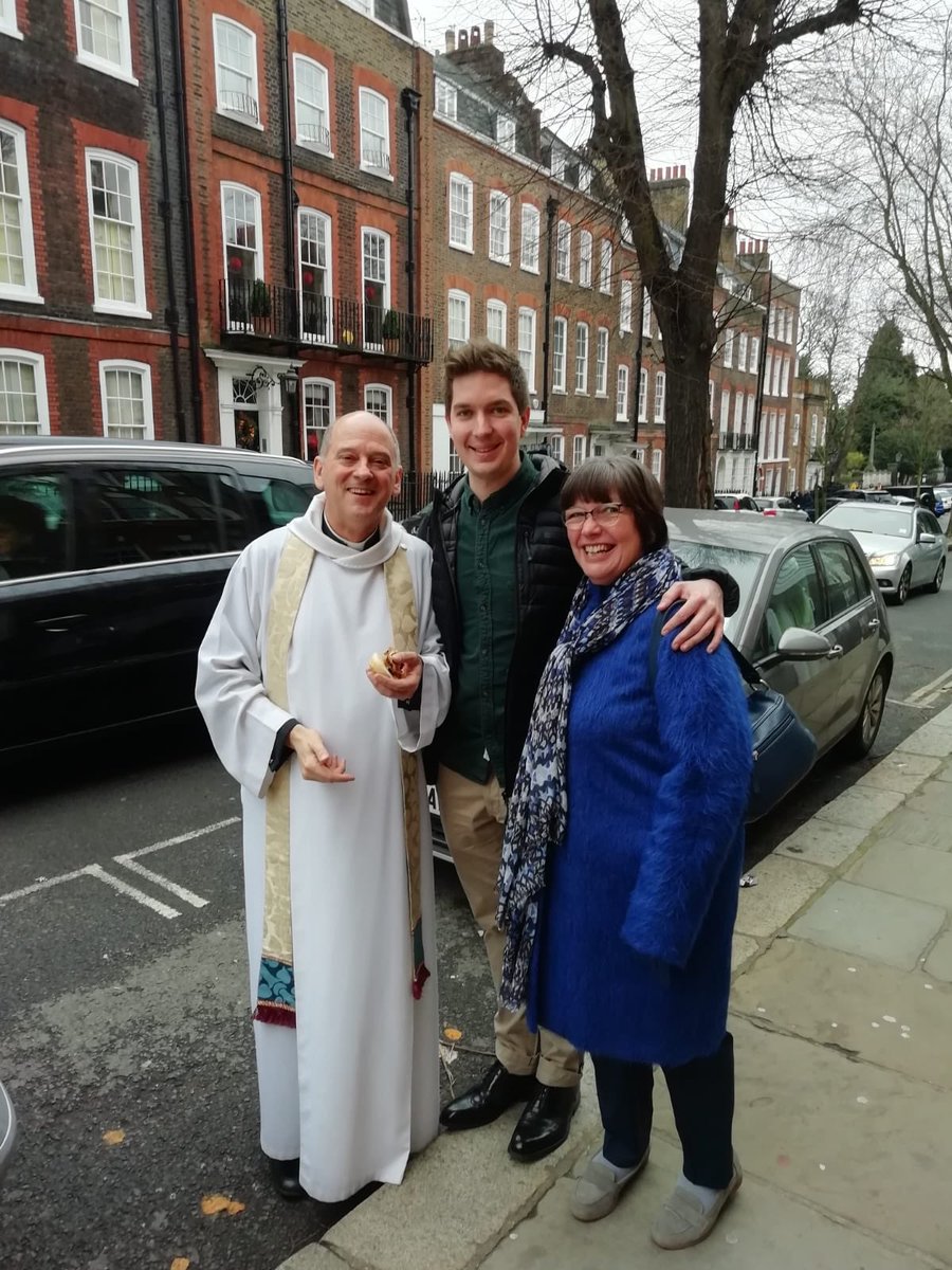 RobinDavis_'s tweet image. Lovely to sing Christmas Day Eucharist @Hampstead_PC! Nice to see @RevJFletcher again! Mum and Dad enjoyed seeing Jeremy, Julia and Mathew from my days as a Chorister @YorkMinChoir! 🎄🎄