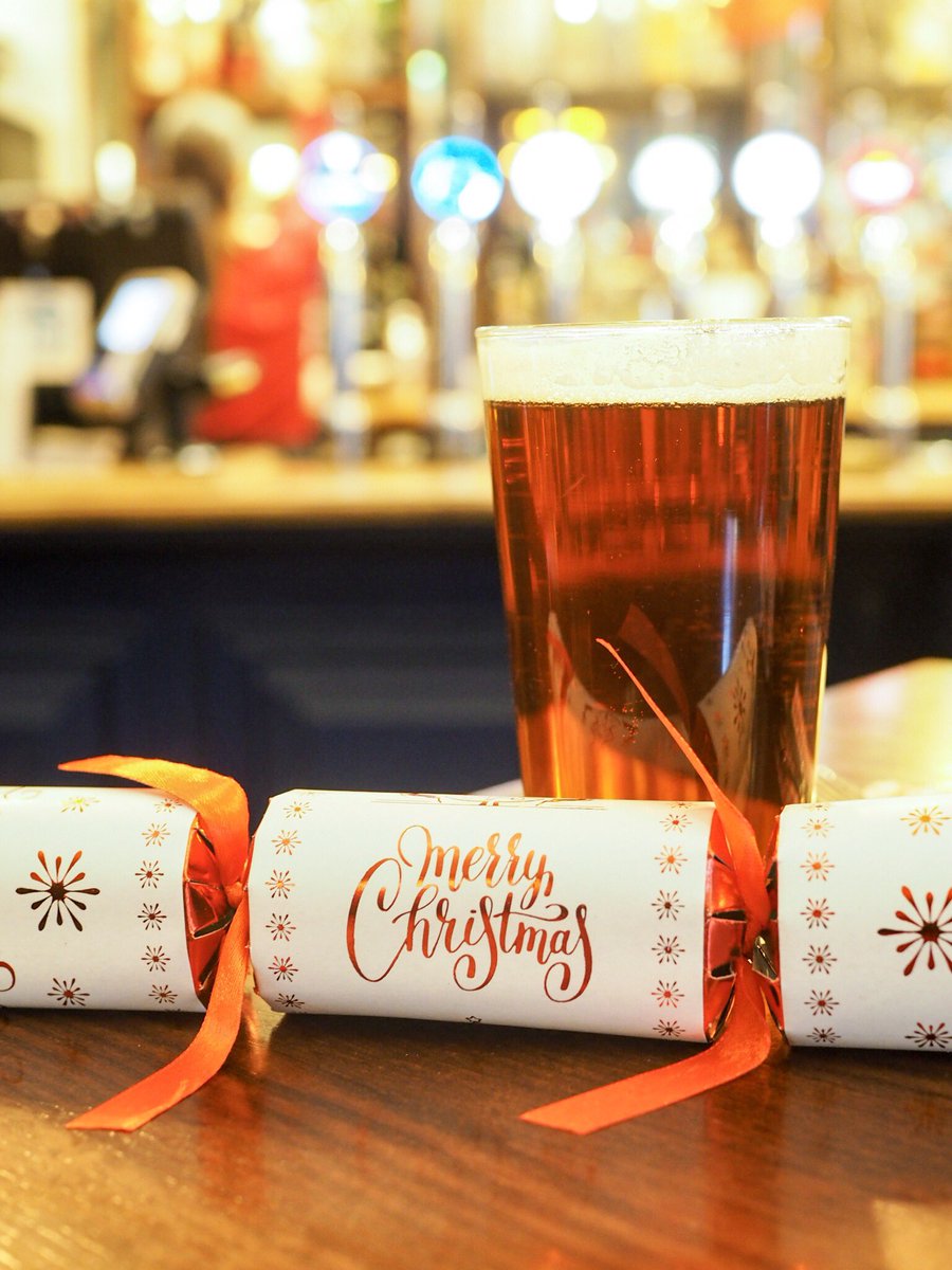 foto_fancy's tweet photo. Merry Christmas to you all. Cheers ! #englishpub #londonglory #ale #christmas #merryxmas #merrychristmas #london #uk #unitedkingdom #fotofancy #freephotostock @fotofancy https://t.co/gd6uFE1seh https://t.co/KOMXbAIm57
