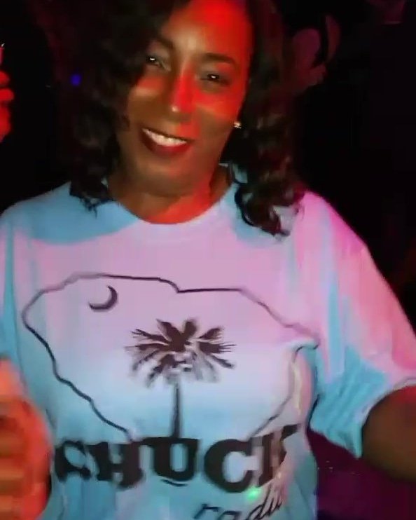 iCHUCKradio_SC's tweet photo. Happy Holidays, Staff β€οΈ... MzTiny "Be The Change You Wish To See"
#scmusic #schiphop #scartists #screggae #scradio #southcarolinamusic #indiemusic #top20 #ichuckradio #indiehiphop https://t.co/RHXafbHqmH