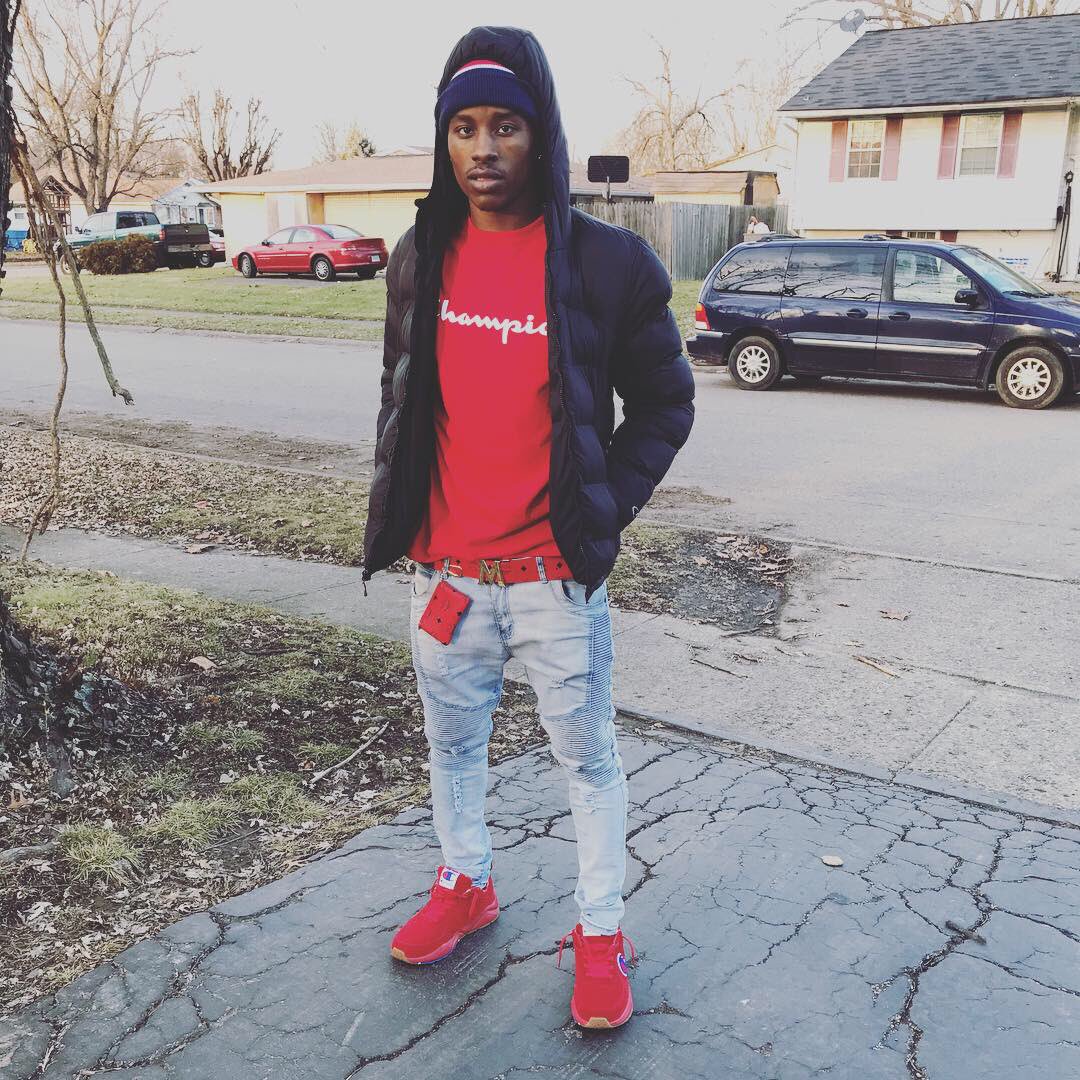 ShowtimeHarp10's tweet photo. Happy Holidays 🤟🏾🎄 https://t.co/iJYrjlnBDM