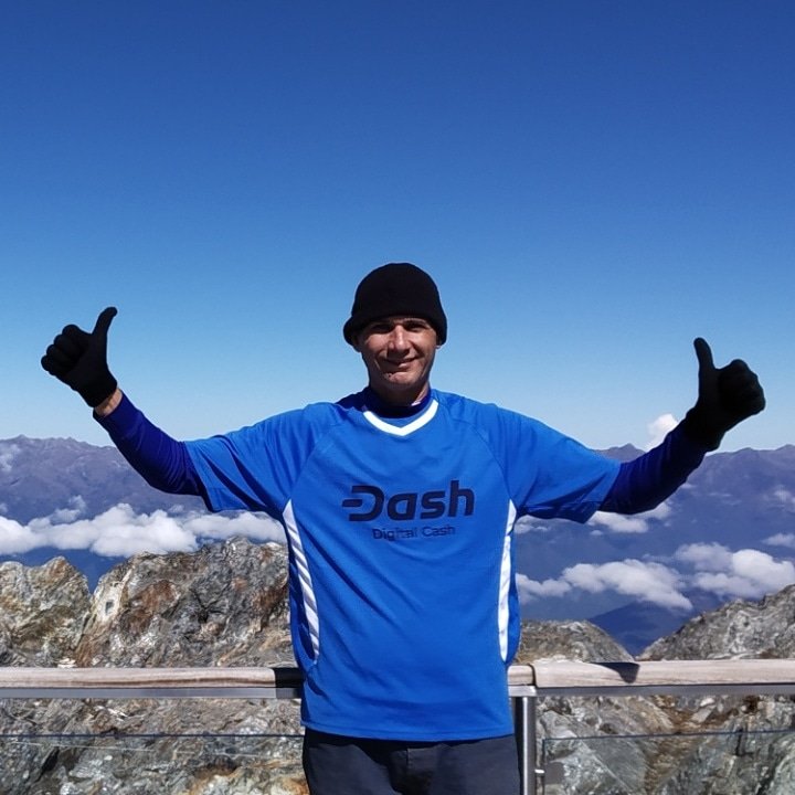 redproductiva1's tweet photo. Merry Christmas Dashers wishes them @redproductiva1 from Merida Venezuela
#VFinTech #Cryptocurrency #Blockchain #Dash #Finance #Technology
#DashConference #DashNation #Venezuela #merida #Dashforcenews
#dashboost #25Dic https://t.co/wS0vc3lyrd
