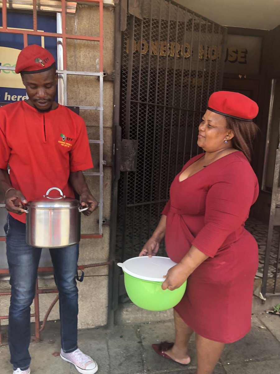 Day 2- Christmas Day: Ward 61 continues with its campaign to ensure that we share what we have with the communities around us... Today it’s dinner that our people will receive from the EFF...preparations underway...