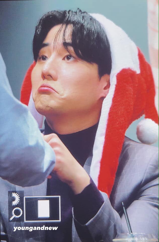 jaesixhoe's tweet photo. ano bang gusto ng baby na yan ha? sabihin mo bibilhin ko agad https://t.co/4tehDzTL0X