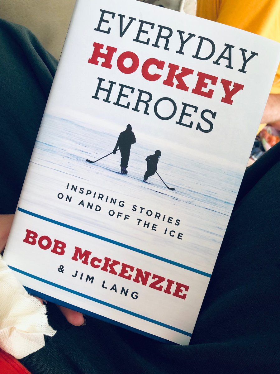 AliciaGal7's tweet photo. Pretty much my favourite gift π what else do u get a #Coach β½οΈ & ππ₯
#hockey #PhD π₯° #trulycanadian π¨π¦ & the #profman will be happy Iβm #reading a non #academic #book π π ps the dedication VERY #classy π https://t.co/kZrBq0HAOs