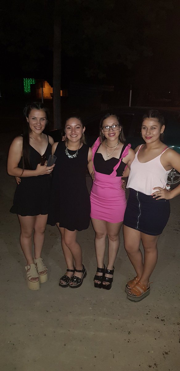 Tatyamaya_93's tweet image. #Primis y hermana
Las adoro 😘
(Lobuenovieneenambasechicoasiquevosfijate) 😂