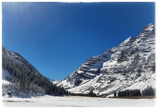 grandcircletrip's tweet photo. Merry Christmas II

#aspencolorado
#frozenlake
#コロラド
#白と青 https://t.co/kfshEMVy4b https://t.co/csuTsOeWbP