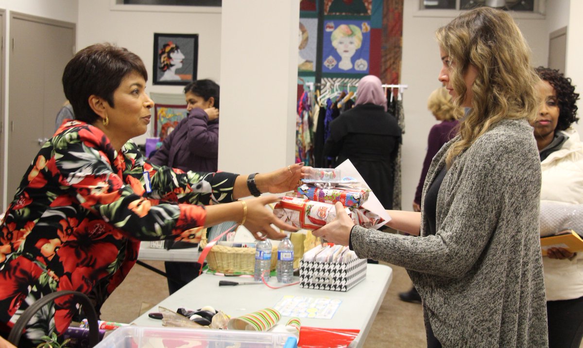 womenscentre's tweet photo. Merry Christmas and Happy Holidays!
Todayโs #12DaysofChange post explores how we created a #SeasonofSupport for women in #YYC. Thanks to everyone who supported our holiday programs, over 3500 women and children will open holiday gifts this morning!
https://t.co/9PAyCr0RpV https://t.co/dd7RfBJvUz