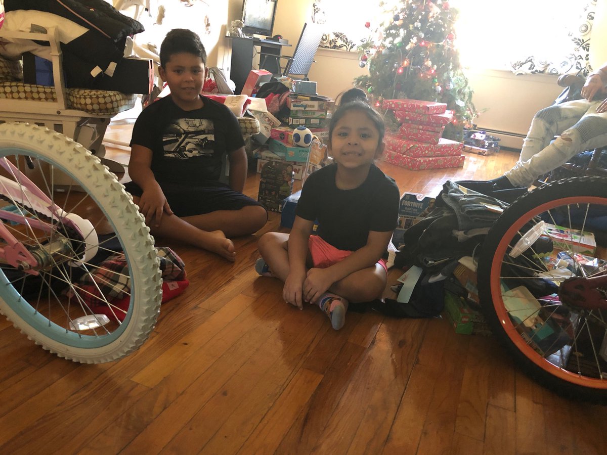 Our family from HD 0933.gave a Christmas miracle to a family in need#bikes#clothes#toys#lotsoffood#christmasdinner.