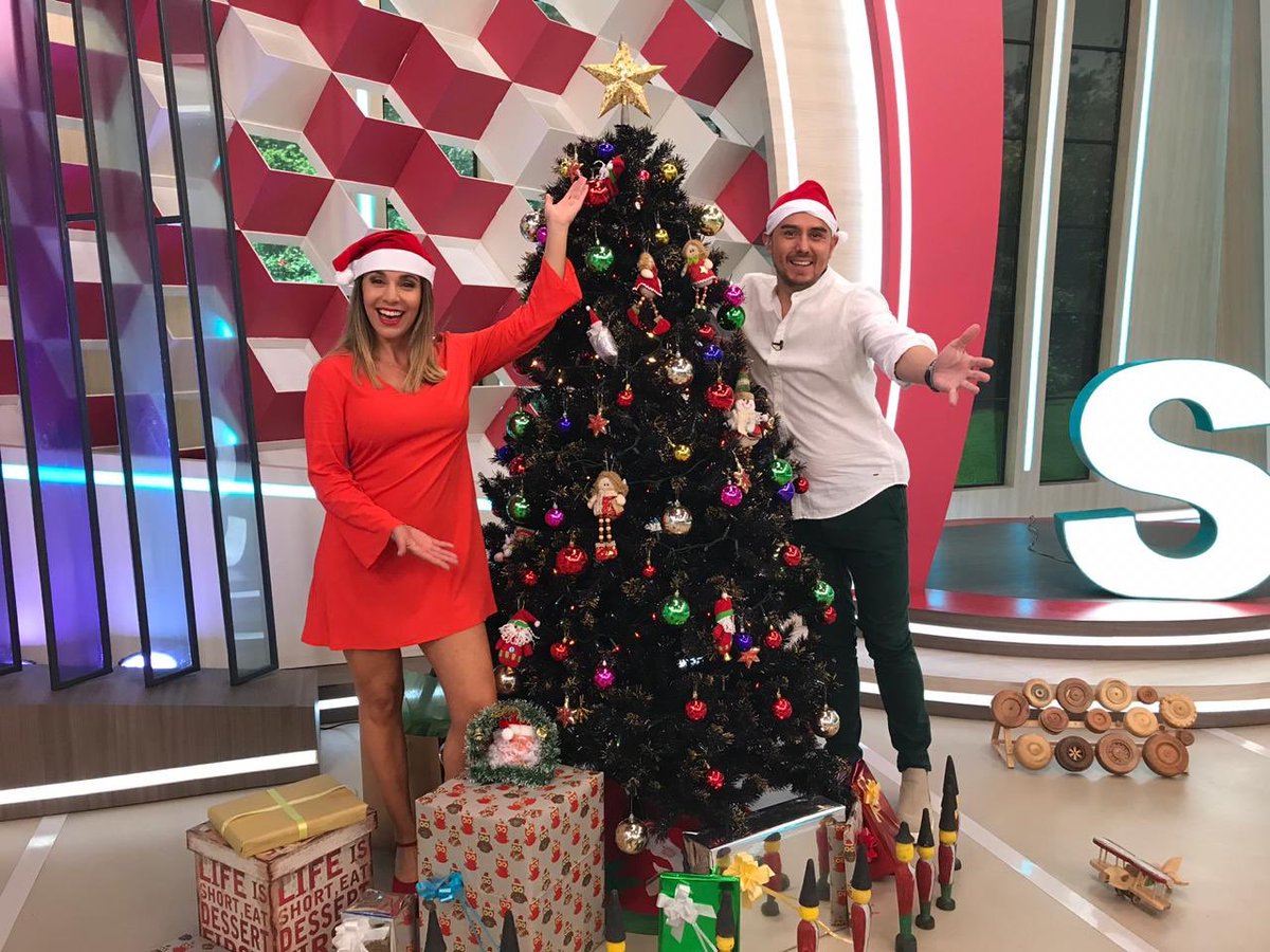 SabingoCHV's tweet photo. Hoy a las 16:30 hrs los invitamos a seguir disfrutando en familia junto a sabingo 🎄🎄🎄 https://t.co/QpgLR7NrXh