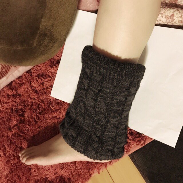 雅月 Ar Twitter 寝る時靴下履きたくないけど末端冷え性がヤバイ私 足首温めるとイイって聞いたからしまむらでレッグウォーマー買ってきたけど超緩いんだが