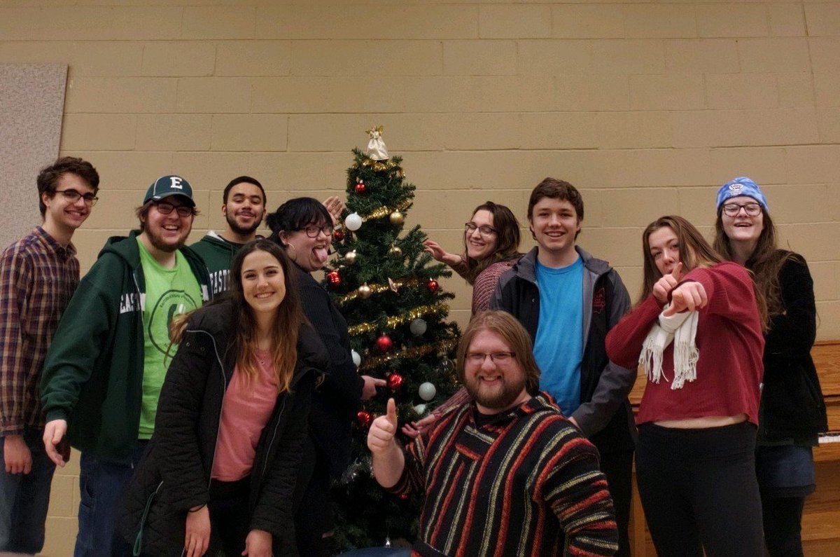 EmuEvergreen's tweet photo. A wise man once said, "The best way to spread Christmas cheer is by singing loud for all to hear."

Happy Holidays from the Evergreen family to yours! https://t.co/dSlAtPiQfr