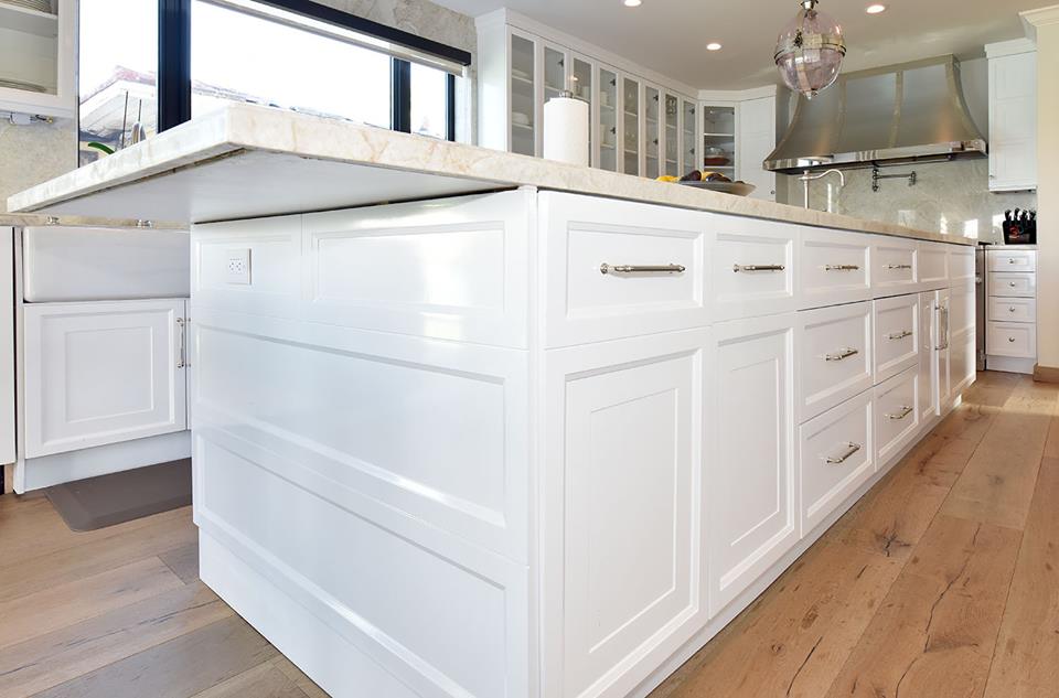 vvfurnitured's tweet photo. Keep your kitchen organized with our kitchen furniture. Our rustic kitchen furniture allows you to design your kitchen with classy rustic charm. Explore our impressive collection of kitchen furniture:
https://t.co/yW7wNdORUE
 #compromisekitchen #kitchendecor https://t.co/we7hW5NmLq