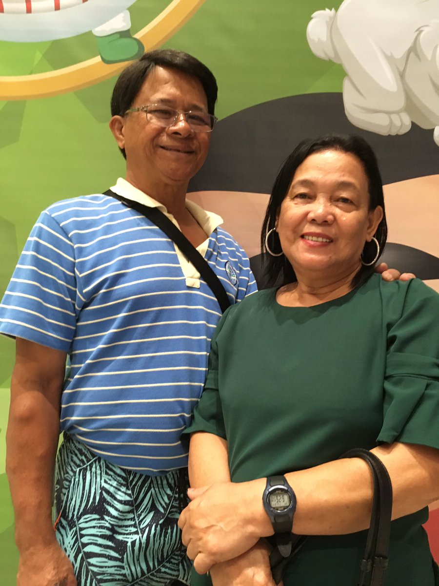Watched #JackEmPopoyUnangPanoorin with Le Fam. Humabol kahit last screening na. Di ako na-advise-an na nakakaiyak pala pero sasakit pa din tyan mo kakatawa!

Ang cute ni Sir Jack
Ang badass ni Em
Ang loving tatay ni Popoy