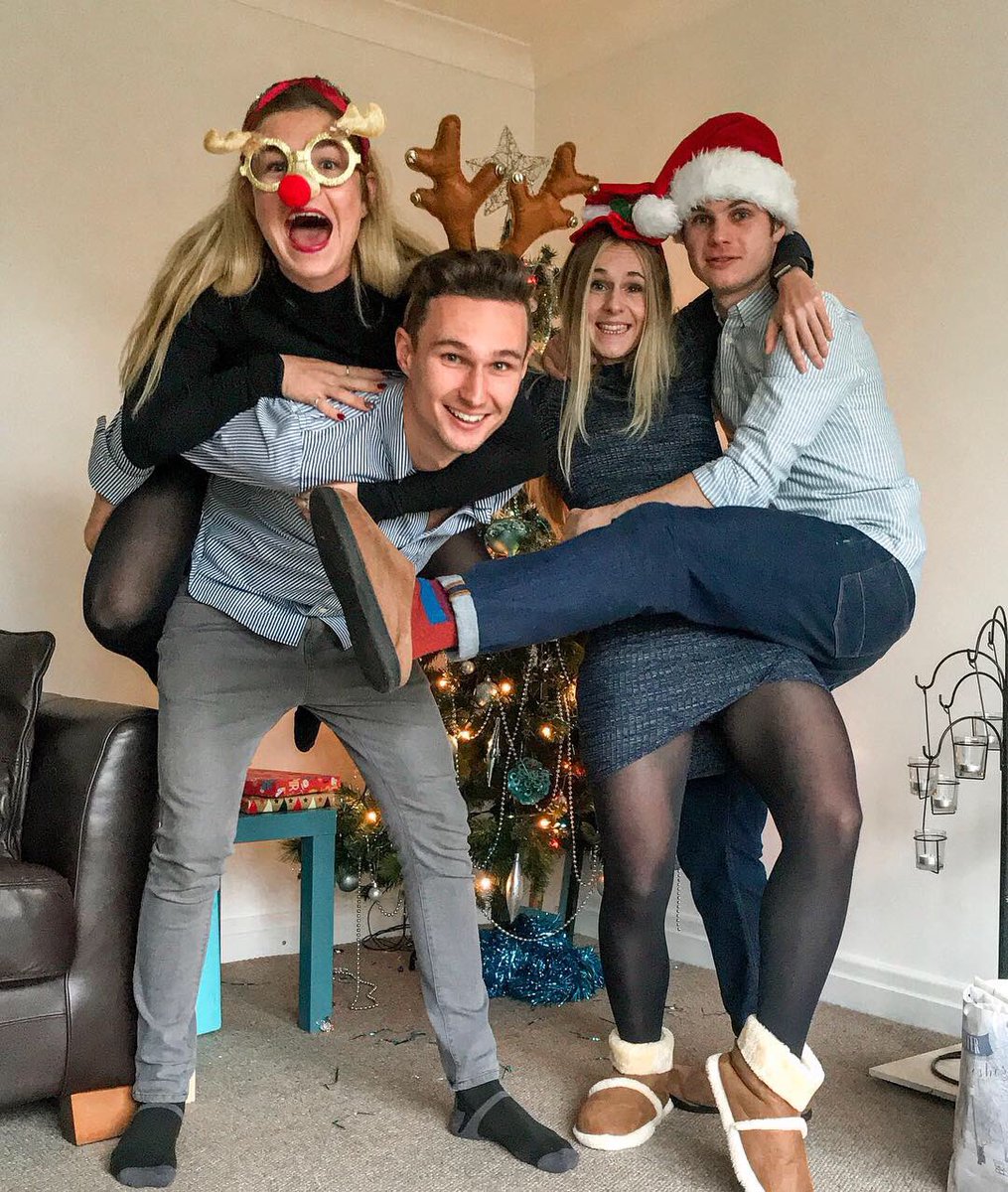LittleSimo's tweet photo. 🎄Merry Christmas All from the Womersley Household 🎄 https://t.co/Mp9ylEXJF8