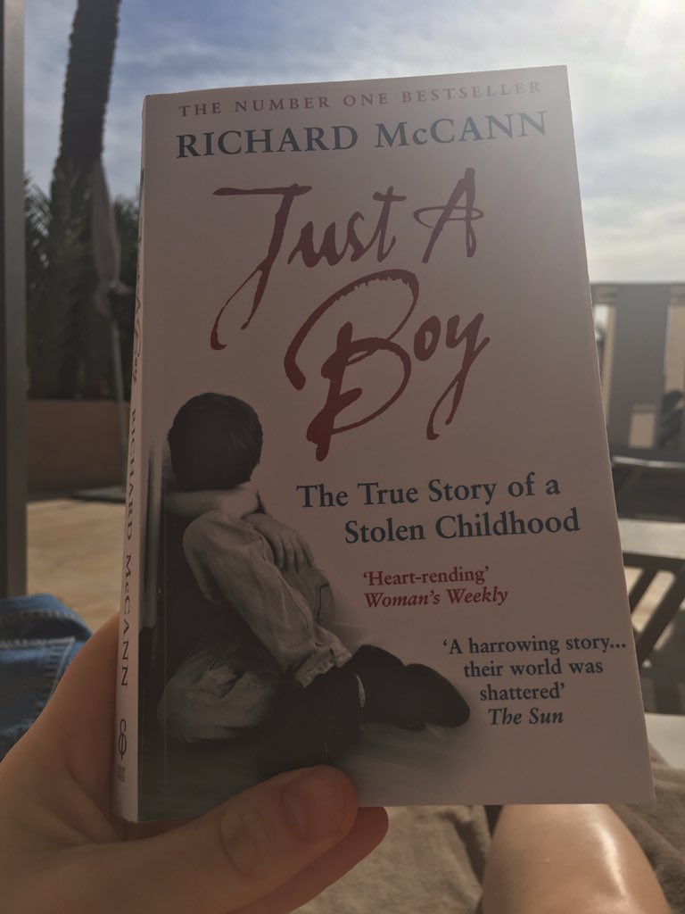 Fifi_lapomme's tweet photo. Met @iCanInspire a few months ago at one of his motivational talks in Leeds. had to find out more. Looking forward to this Xmas day read 👍🏼 #Christmaspressie #richardmccann https://t.co/3xWgKFvzgD