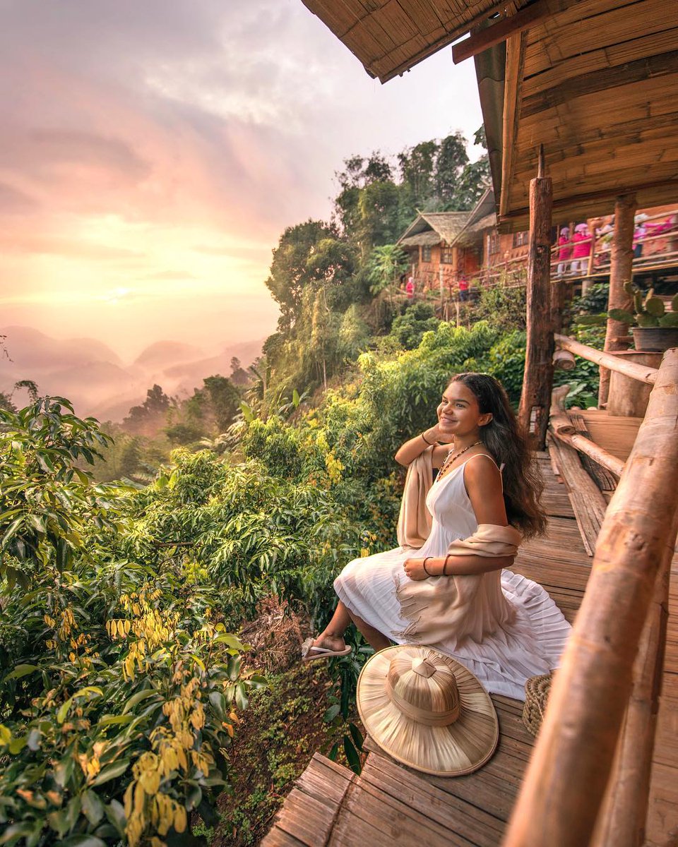 Every sunrise in #Thailand is a hint of the beautiful day to come. ☀️🌄📷 IG: destinationchaser