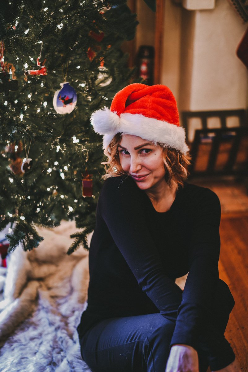 TheCobraQueen's tweet photo. 🎁🔔🎄Merry Xmas!!!🎄🔔🎁 Wherever you are, whatever you celebrate, wishing you a peaceful day abundant with love &amp; joy my friends♥️☃️❄️ 
#cqj #cobraqueen #christmas https://t.co/G9jcOUNfWt