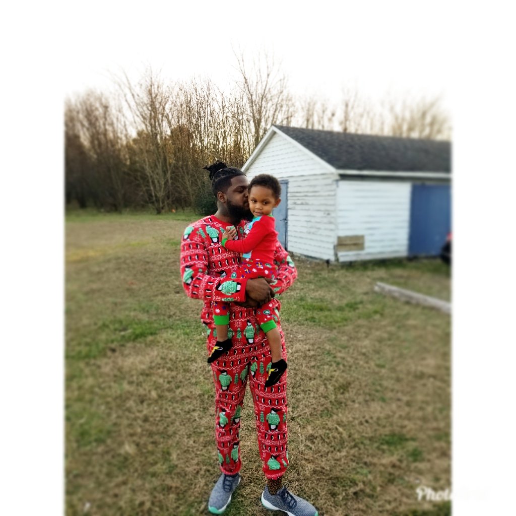 yethedrummer's tweet photo. Hood Santa 🎅🏾❤⛄ https://t.co/nSokLT7pAZ