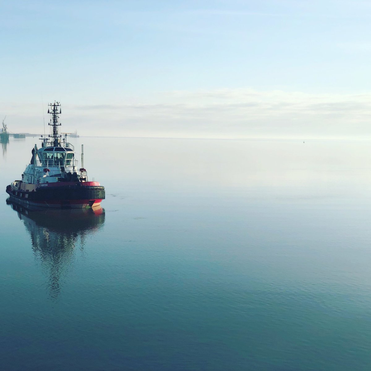 rickvstr's tweet image. Silence on the thames!