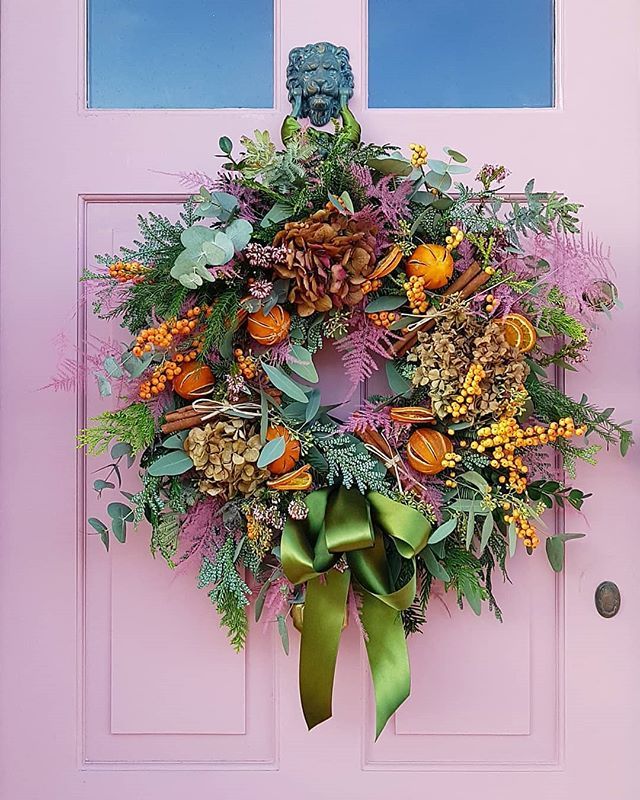 JureamBox's tweet image. Merry Christmas to you alll! Hope you all having a very merry festive time. -
Not my door but I love the colours and how festive it looks it stopped me in my tracks I had to snap it up 😍🎄
#merrychristmas #toall #xmas2018 #loveandpeace bit.ly/2QTUNxf