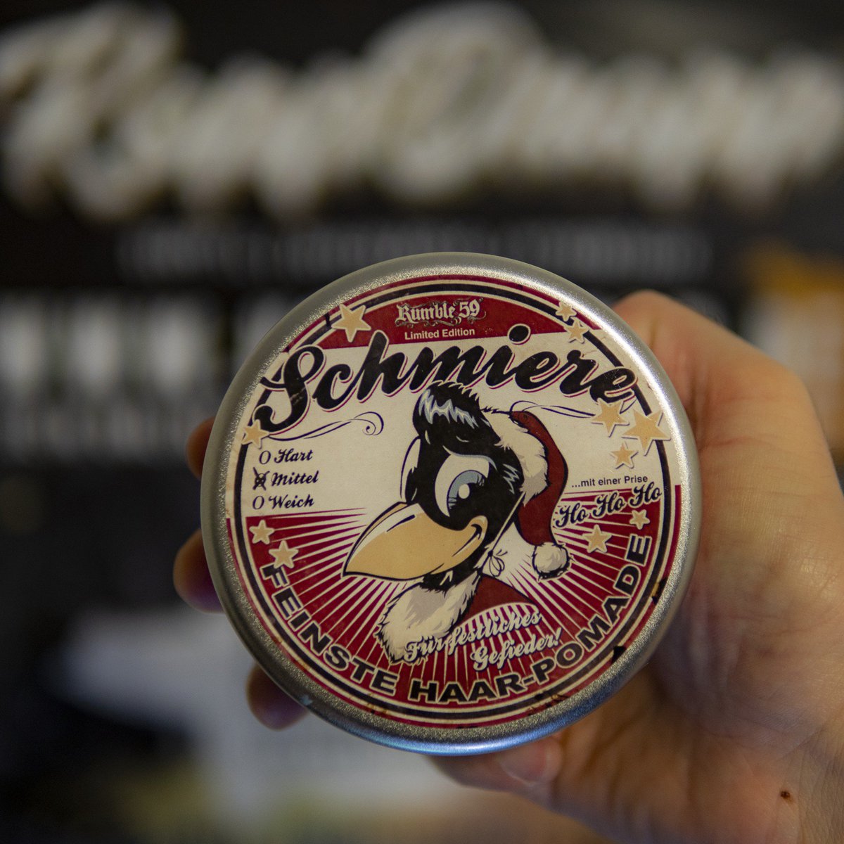 koppdropp's tweet photo. Tradition, die verbindet #rumble59 #pomade #schmiere #koppdropp #schmierepomade #xmas #specialedition #onlineshop #spekulatius #happychristmas #style #hairstyling #menshair #mensfashion #gentleman #ruhrpott #oldschool https://t.co/TEz9flj9xY