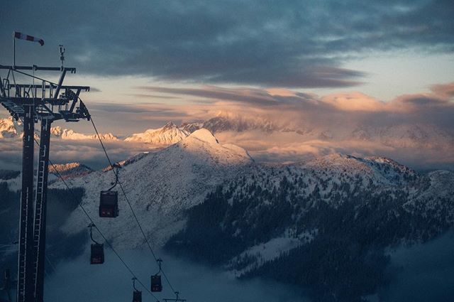 El_Maxus's tweet image. Merry Christmas to all of you. I’m happy to visit family and friends over the holidays and can’t wait to play out in the snow again. .
.
.
.
#splitboarding #karakoram #sparkrandd #jonessnowboards #powaustria #protectourwinters #ournbhd #earnyourturns #nofriendsonapowderday #…