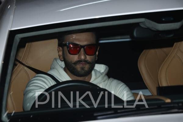 RanveeriansFC's tweet photo. PICs #2 Ranveer Singh arrives at YRF Studio for #Simmba Special Screening 😍❤️💥 #SimmbaIn3Days https://t.co/GUcW74Ria2