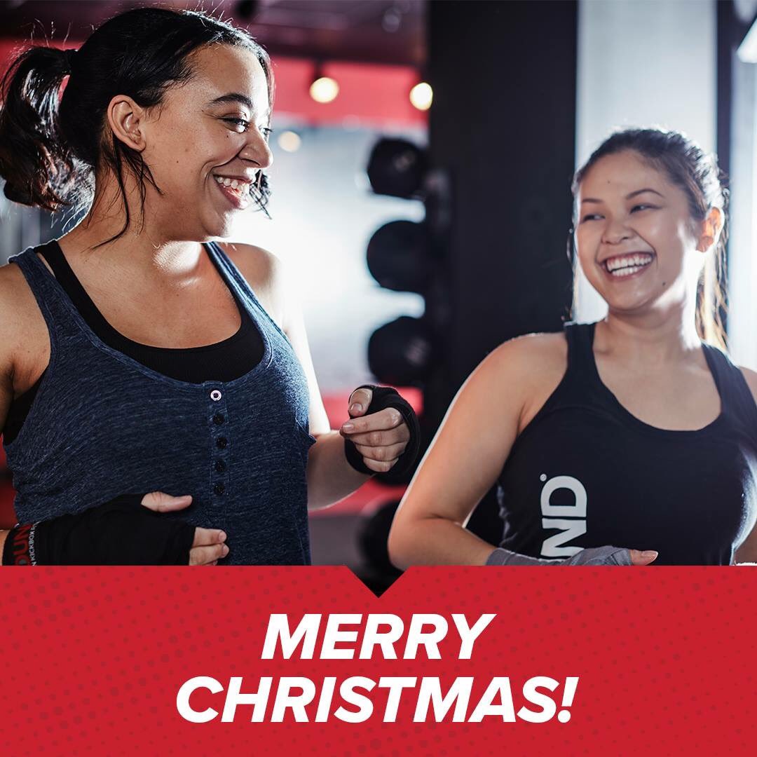 9RFortWayneIN's tweet photo. Merry Christmas, #9RoundFamily! 🎄Don't forget what Christmas is all about...surrounding yourself with friends and family! #MerryChristmas https://t.co/33O2BYHNXf