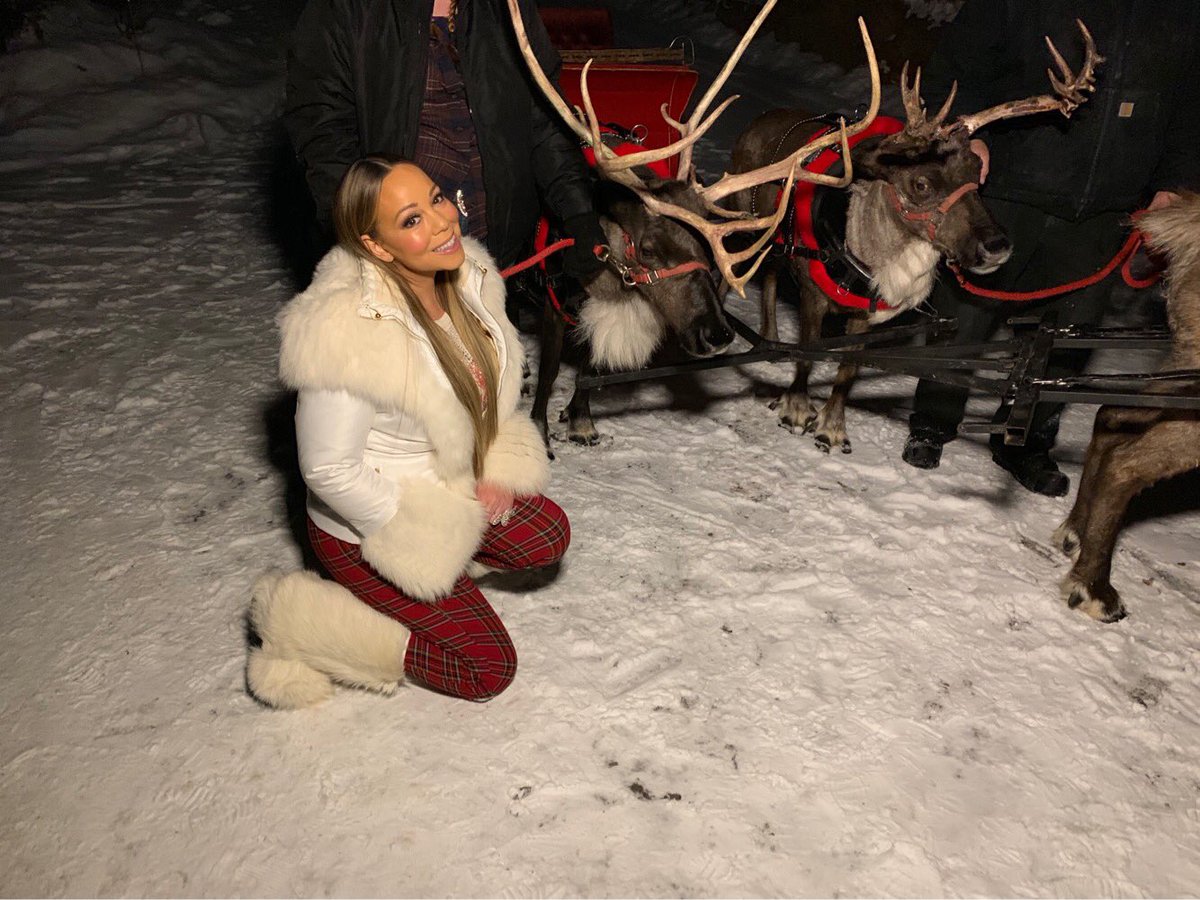 MariahCarey's tweet photo. Sleigh!!! 🎄☃️🦌🎅🏼❤️🎶 https://t.co/6PfIzszrXW