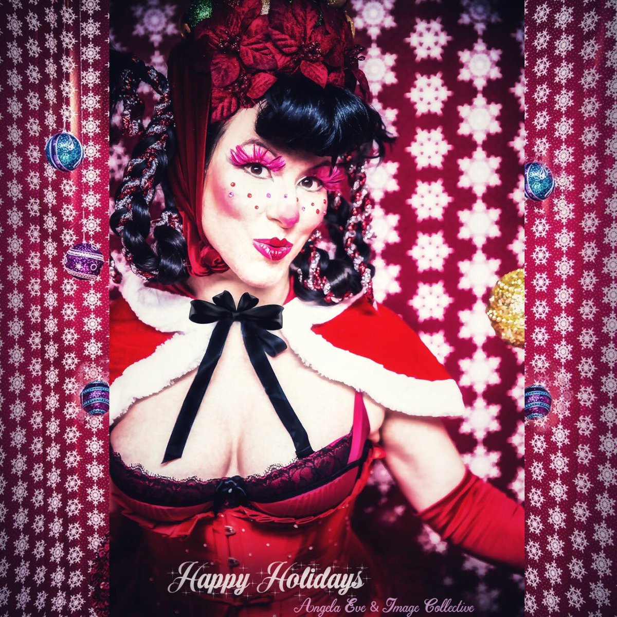 Happy Holidays from Renegade Showgirl #ChristmasDay2018 #MerryChristmas #showgirls #burlesque #cosplay