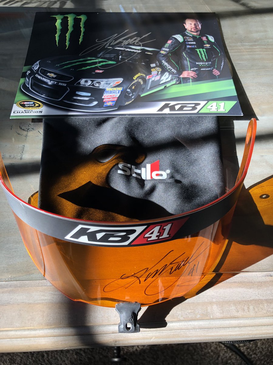 racechaser51's tweet photo. One More Giveaway of 2018. 

Here is what’s up for grabs:
 
- Race Used Kurt Busch Visor Autographed
- Signed Monster Hero Card
- 2 Monster Cup Race tickets to the Race of your Choice in 19’

1️⃣ Retweet
2️⃣ Follow
3️⃣ Tag a Friend 

Picking Winner Friday at 6pm https://t.co/bFP9ZUDZHX