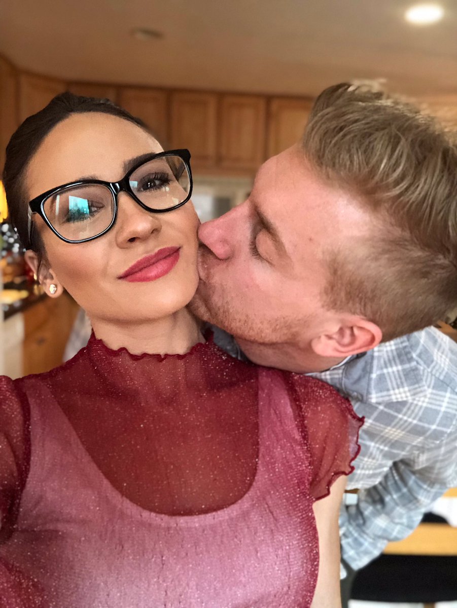 Mrs. Claus never looked so good 🤶🏼🔥🎅🏻 #merrychristmas!