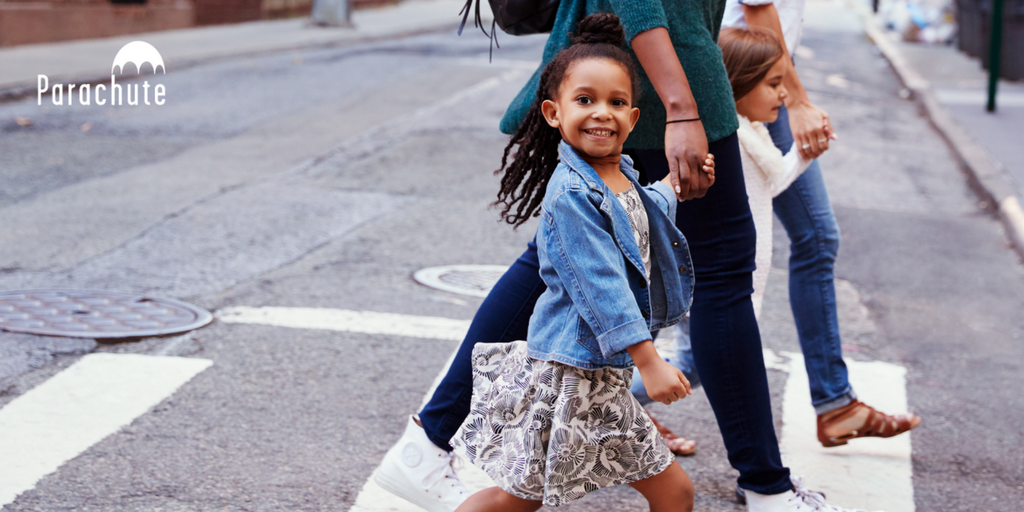 parachutecanada's tweet photo. #12DaysofCampaigns ✅ Take the time to teach your children how to cross the road safely and be a role model. #KidsAndConcussion #SKW2018 https://t.co/SdGYADnyOt https://t.co/CuZABiga6Y